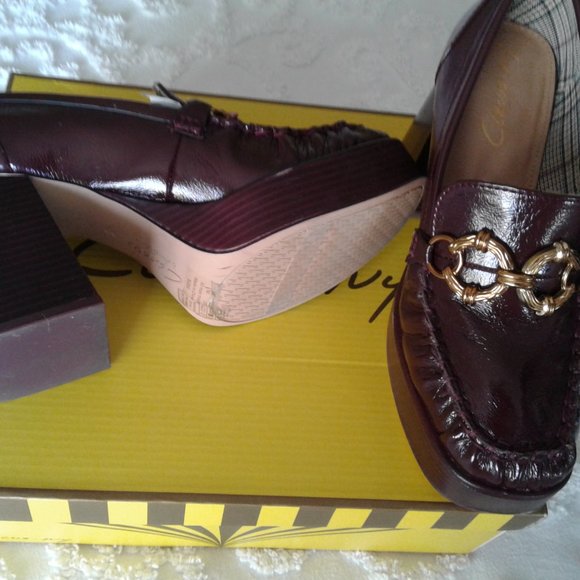 SUSIU BOURGUNDY GLOSSY SHOES  NEW ORIGINAL BOX SIZE 7 - Picture 3 of 5